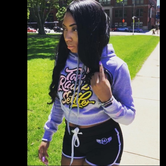 2 Raw 2 Settle Crop Hoodie - Picture 1 of 2